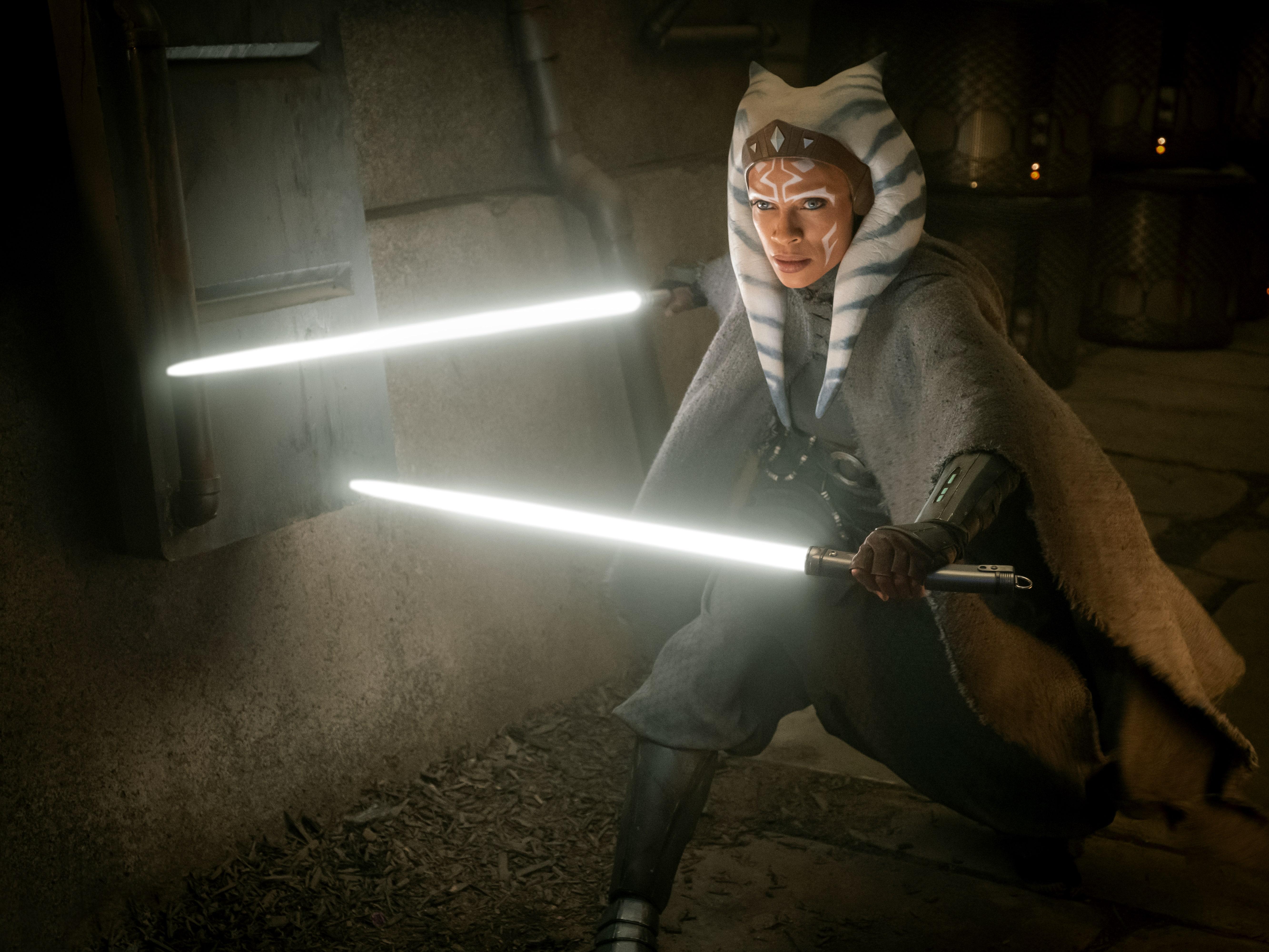 The Mandalorian': Rosario Dawson Tells All About Ahsoka Tano ...